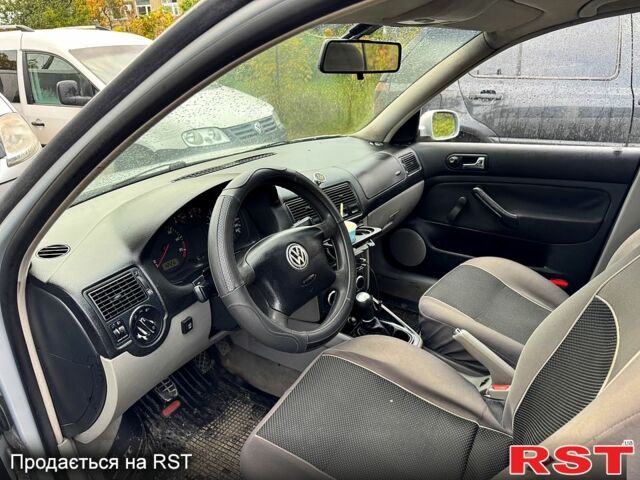 Серый Фольксваген Гольф, объемом двигателя 1.6 л и пробегом 400 тыс. км за 3200 $, фото 5 на Automoto.ua