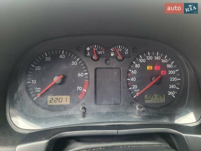 Серый Фольксваген Гольф, объемом двигателя 1.6 л и пробегом 395 тыс. км за 3200 $, фото 15 на Automoto.ua