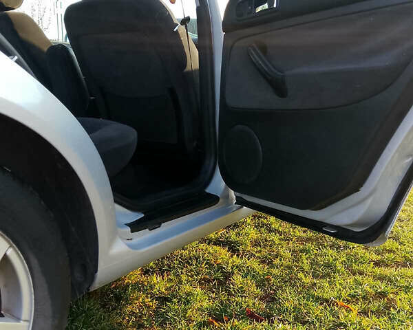 Серый Фольксваген Гольф, объемом двигателя 1.39 л и пробегом 201 тыс. км за 4500 $, фото 1 на Automoto.ua