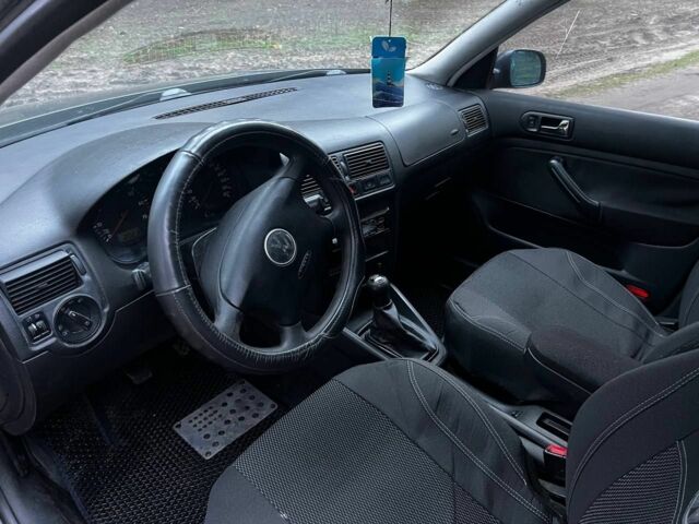 Серый Фольксваген Гольф, объемом двигателя 1.6 л и пробегом 29 тыс. км за 3200 $, фото 7 на Automoto.ua