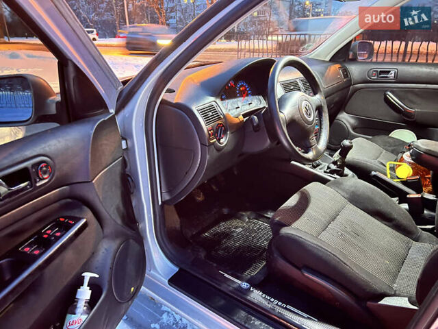 Серый Фольксваген Гольф, объемом двигателя 1.6 л и пробегом 290 тыс. км за 3900 $, фото 9 на Automoto.ua