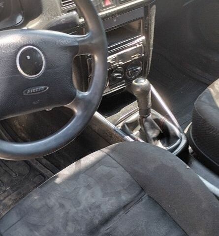 Серый Фольксваген Гольф, объемом двигателя 1.9 л и пробегом 560 тыс. км за 3250 $, фото 6 на Automoto.ua