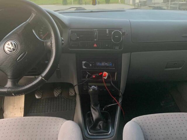 Серый Фольксваген Гольф, объемом двигателя 1.6 л и пробегом 280 тыс. км за 3900 $, фото 5 на Automoto.ua