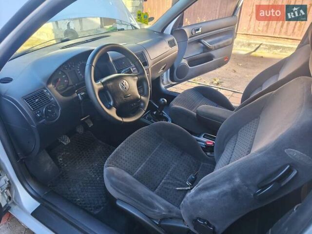 Сірий Фольксваген Гольф, об'ємом двигуна 1.6 л та пробігом 317 тис. км за 3333 $, фото 13 на Automoto.ua