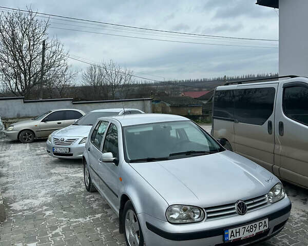 Серый Фольксваген Гольф, объемом двигателя 1.6 л и пробегом 300 тыс. км за 2999 $, фото 9 на Automoto.ua