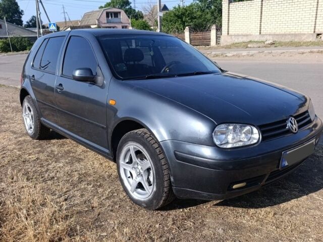 Серый Фольксваген Гольф, объемом двигателя 1.4 л и пробегом 367 тыс. км за 3200 $, фото 3 на Automoto.ua