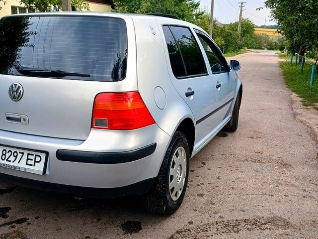 Серый Фольксваген Гольф, объемом двигателя 1.4 л и пробегом 285 тыс. км за 3499 $, фото 2 на Automoto.ua