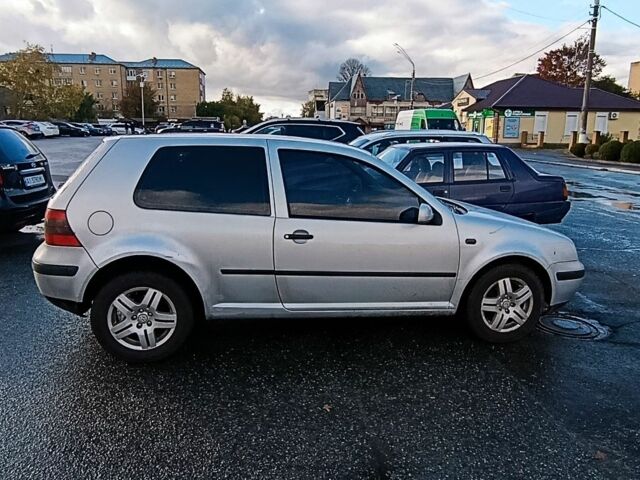 Серый Фольксваген Гольф, объемом двигателя 1.4 л и пробегом 344 тыс. км за 3500 $, фото 1 на Automoto.ua