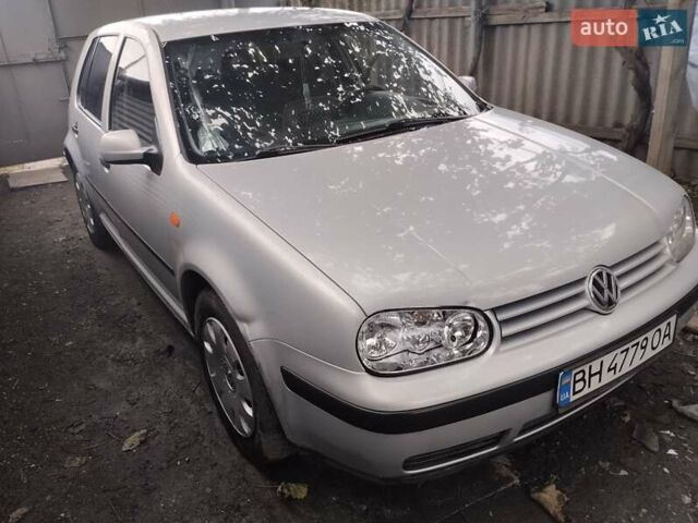 Серый Фольксваген Гольф, объемом двигателя 1.39 л и пробегом 270 тыс. км за 4200 $, фото 2 на Automoto.ua
