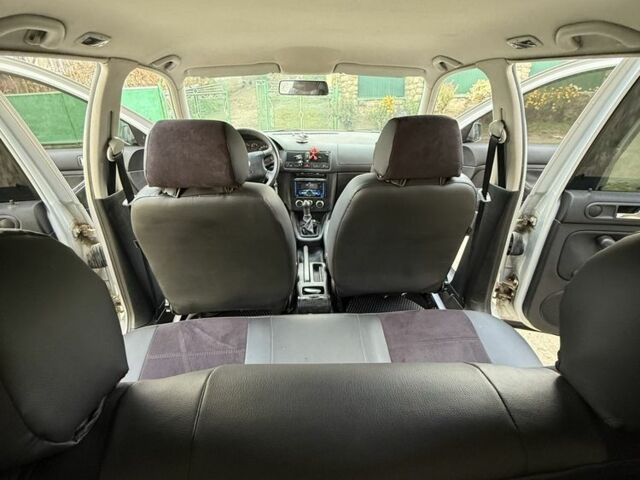 Серый Фольксваген Гольф, объемом двигателя 1.6 л и пробегом 265 тыс. км за 3499 $, фото 9 на Automoto.ua