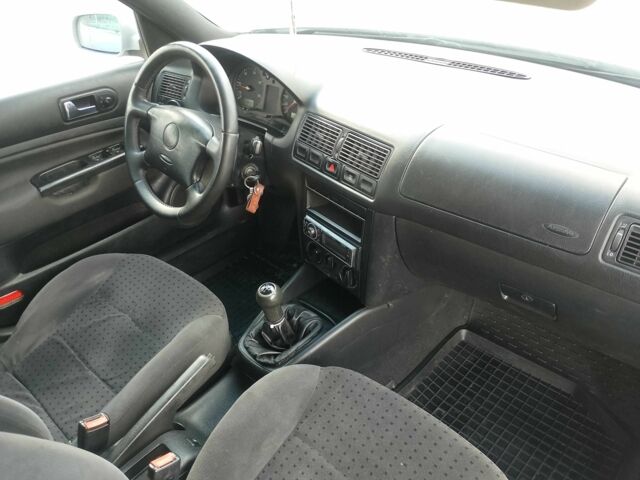 Серый Фольксваген Гольф, объемом двигателя 1.9 л и пробегом 380 тыс. км за 3800 $, фото 7 на Automoto.ua