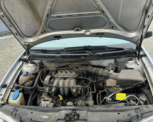 Серый Фольксваген Гольф, объемом двигателя 1.6 л и пробегом 300 тыс. км за 2999 $, фото 2 на Automoto.ua