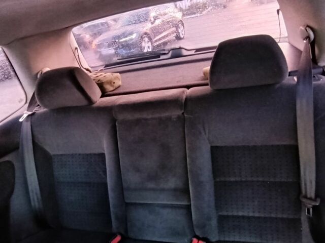 Серый Фольксваген Гольф, объемом двигателя 1.4 л и пробегом 344 тыс. км за 3500 $, фото 6 на Automoto.ua