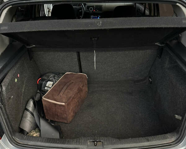 Сірий Фольксваген Гольф, об'ємом двигуна 1.6 л та пробігом 280 тис. км за 4000 $, фото 12 на Automoto.ua