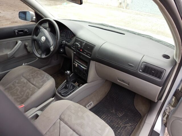 Серый Фольксваген Гольф, объемом двигателя 1.4 л и пробегом 180 тыс. км за 3555 $, фото 5 на Automoto.ua