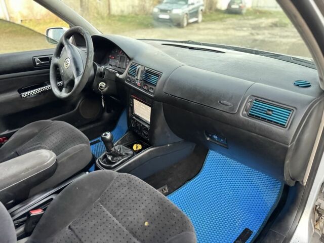 Сірий Фольксваген Гольф, об'ємом двигуна 1.9 л та пробігом 320 тис. км за 1950 $, фото 5 на Automoto.ua