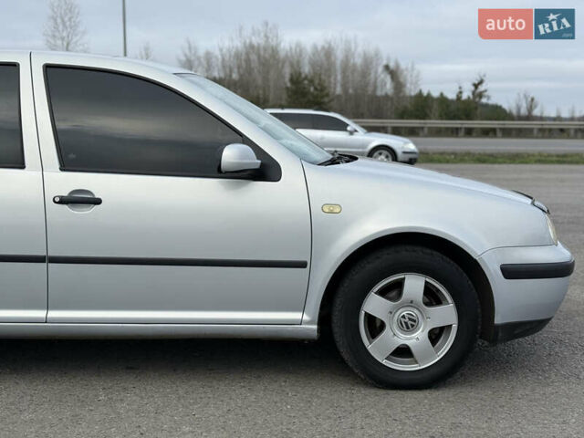 Серый Фольксваген Гольф, объемом двигателя 1.6 л и пробегом 300 тыс. км за 5200 $, фото 17 на Automoto.ua