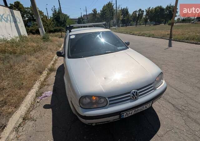 Серый Фольксваген Гольф, объемом двигателя 1.6 л и пробегом 310 тыс. км за 3500 $, фото 4 на Automoto.ua