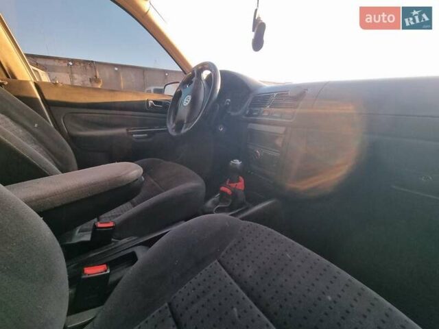 Серый Фольксваген Гольф, объемом двигателя 1.6 л и пробегом 409 тыс. км за 3500 $, фото 9 на Automoto.ua