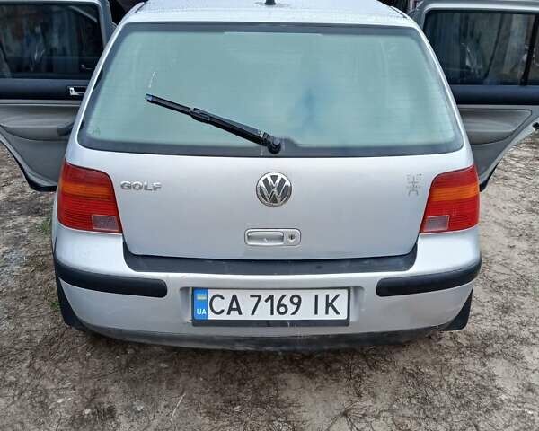 Сірий Фольксваген Гольф, об'ємом двигуна 1.6 л та пробігом 300 тис. км за 3700 $, фото 7 на Automoto.ua