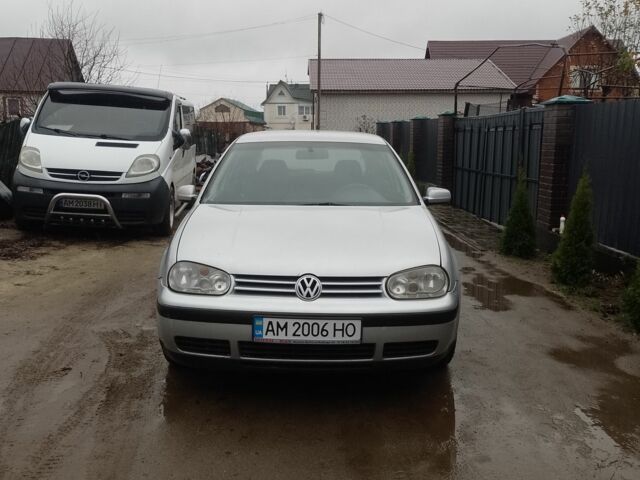 Серый Фольксваген Гольф, объемом двигателя 1.6 л и пробегом 290 тыс. км за 3000 $, фото 1 на Automoto.ua