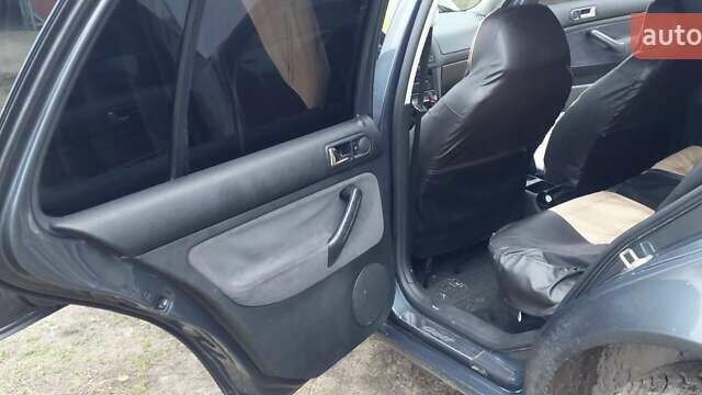 Серый Фольксваген Гольф, объемом двигателя 1.39 л и пробегом 238 тыс. км за 3500 $, фото 10 на Automoto.ua