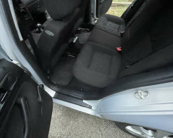 Серый Фольксваген Гольф, объемом двигателя 1.6 л и пробегом 268 тыс. км за 3750 $, фото 9 на Automoto.ua