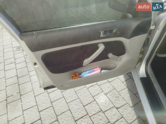 Серый Фольксваген Гольф, объемом двигателя 1.6 л и пробегом 279 тыс. км за 3000 $, фото 14 на Automoto.ua