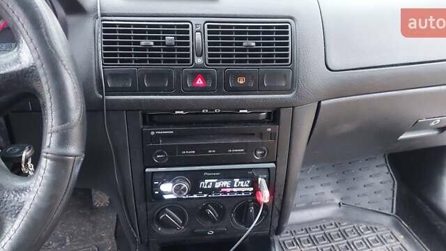 Серый Фольксваген Гольф, объемом двигателя 1.39 л и пробегом 238 тыс. км за 3500 $, фото 15 на Automoto.ua