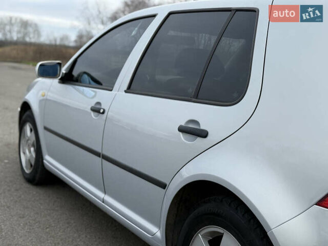 Серый Фольксваген Гольф, объемом двигателя 1.6 л и пробегом 300 тыс. км за 5200 $, фото 8 на Automoto.ua