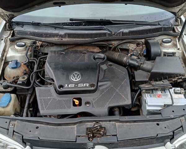 Сірий Фольксваген Гольф, об'ємом двигуна 1.6 л та пробігом 300 тис. км за 3700 $, фото 2 на Automoto.ua