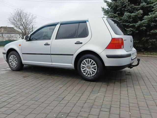 Серый Фольксваген Гольф, объемом двигателя 1.6 л и пробегом 290 тыс. км за 4500 $, фото 3 на Automoto.ua