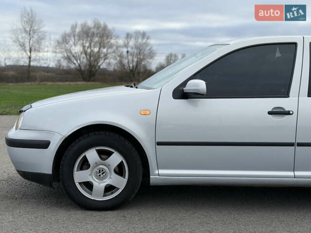 Серый Фольксваген Гольф, объемом двигателя 1.6 л и пробегом 300 тыс. км за 5200 $, фото 3 на Automoto.ua