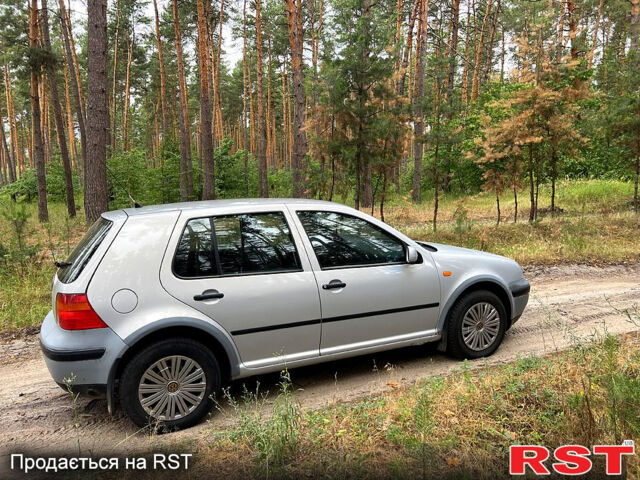 Серый Фольксваген Гольф, объемом двигателя 1.4 л и пробегом 210 тыс. км за 2950 $, фото 4 на Automoto.ua