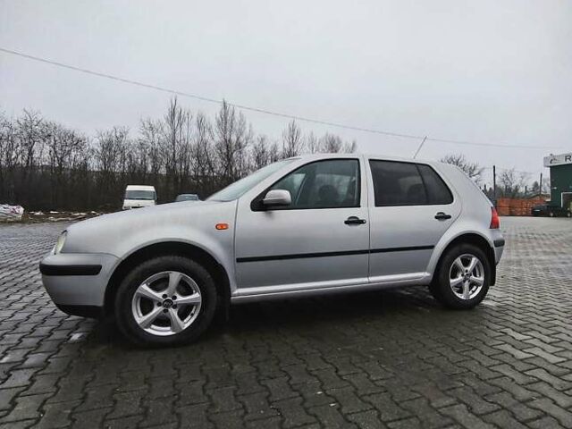 Серый Фольксваген Гольф, объемом двигателя 1.6 л и пробегом 160 тыс. км за 4645 $, фото 1 на Automoto.ua