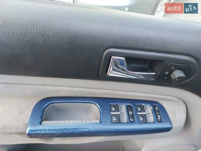 Сірий Фольксваген Гольф, об'ємом двигуна 1.6 л та пробігом 256 тис. км за 4200 $, фото 3 на Automoto.ua