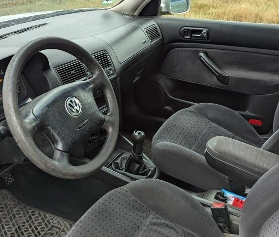 Серый Фольксваген Гольф, объемом двигателя 1.9 л и пробегом 380 тыс. км за 2900 $, фото 8 на Automoto.ua