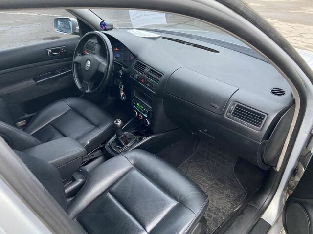 Серый Фольксваген Гольф, объемом двигателя 1.6 л и пробегом 240 тыс. км за 3500 $, фото 11 на Automoto.ua