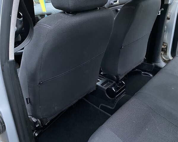 Серый Фольксваген Гольф, объемом двигателя 1.6 л и пробегом 156 тыс. км за 4500 $, фото 5 на Automoto.ua