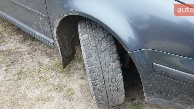 Серый Фольксваген Гольф, объемом двигателя 1.39 л и пробегом 238 тыс. км за 3500 $, фото 6 на Automoto.ua