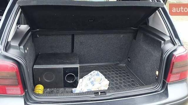 Серый Фольксваген Гольф, объемом двигателя 1.39 л и пробегом 238 тыс. км за 3500 $, фото 12 на Automoto.ua