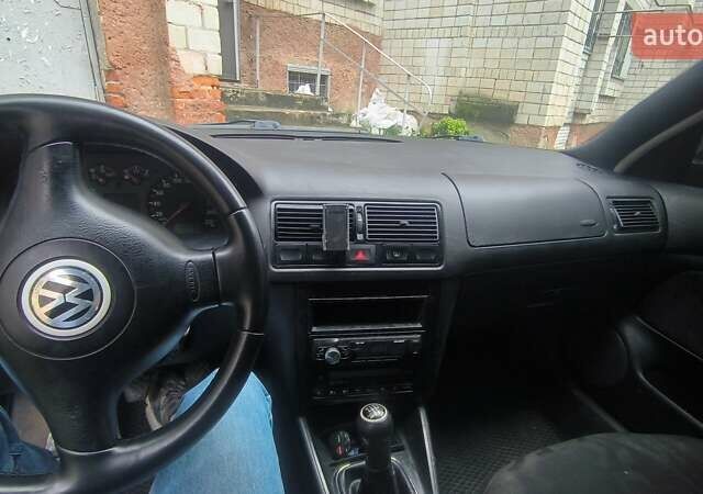 Серый Фольксваген Гольф, объемом двигателя 1.9 л и пробегом 400 тыс. км за 3800 $, фото 6 на Automoto.ua