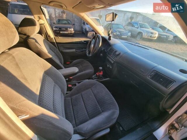 Серый Фольксваген Гольф, объемом двигателя 1.6 л и пробегом 409 тыс. км за 3500 $, фото 10 на Automoto.ua