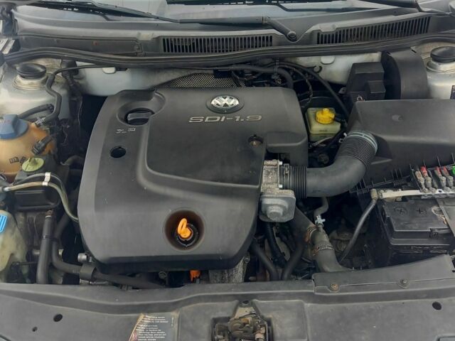 Серый Фольксваген Гольф, объемом двигателя 1.9 л и пробегом 320 тыс. км за 1700 $, фото 3 на Automoto.ua