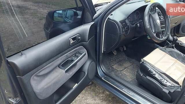 Серый Фольксваген Гольф, объемом двигателя 1.39 л и пробегом 238 тыс. км за 3500 $, фото 9 на Automoto.ua