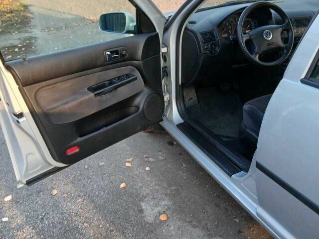 Серый Фольксваген Гольф, объемом двигателя 1.6 л и пробегом 185 тыс. км за 5200 $, фото 15 на Automoto.ua