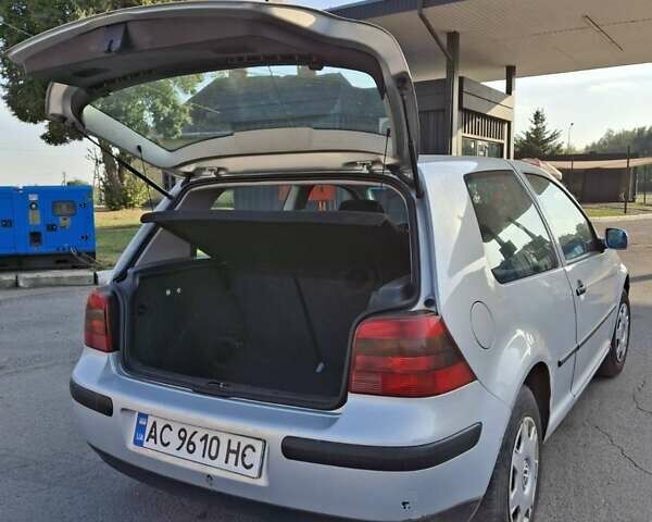 Серый Фольксваген Гольф, объемом двигателя 1.39 л и пробегом 203 тыс. км за 2450 $, фото 2 на Automoto.ua