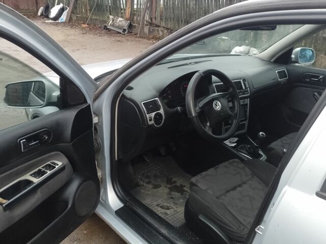 Серый Фольксваген Гольф, объемом двигателя 1.6 л и пробегом 290 тыс. км за 3000 $, фото 6 на Automoto.ua