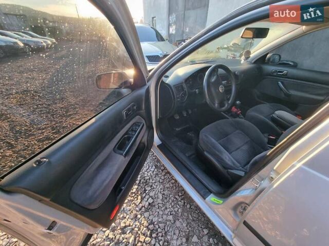 Серый Фольксваген Гольф, объемом двигателя 1.6 л и пробегом 409 тыс. км за 3500 $, фото 14 на Automoto.ua