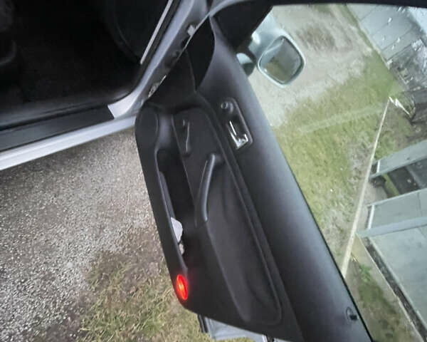 Серый Фольксваген Гольф, объемом двигателя 1.6 л и пробегом 268 тыс. км за 3750 $, фото 17 на Automoto.ua